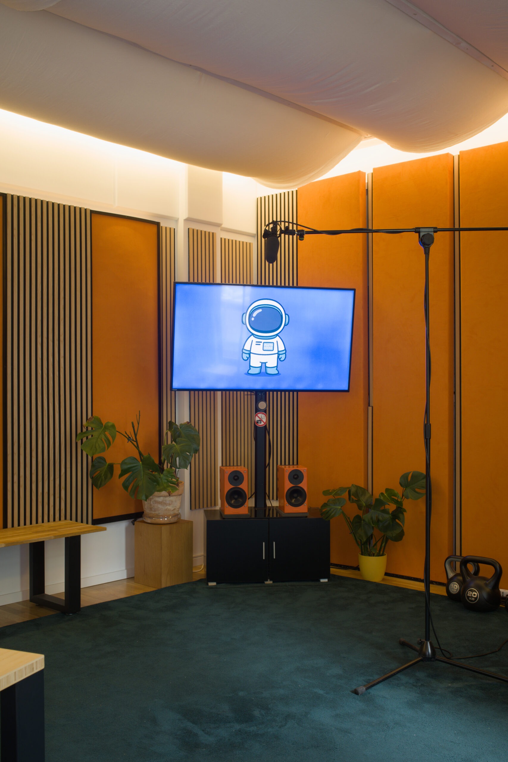Pluto Sound: Studio Pluto 04